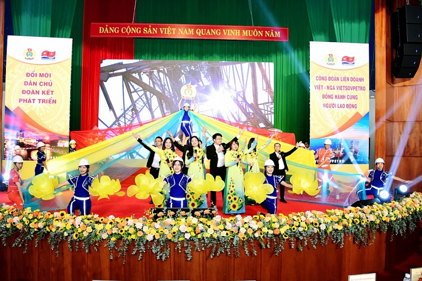 Công đoàn Vietsovpetro tổ chức thành công Đại hội lần thứ XIII, nhiệm kỳ 2023 – 2028 Công đoàn Vietsovpetro tổ chức thành công Đại hội lần thứ XIII, nhiệm kỳ 2023 – 2028