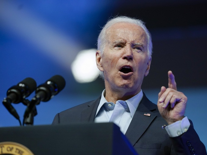 Tổng thống Biden muốn giới siêu giàu Mỹ nộp thuế nhiều hơn - 1