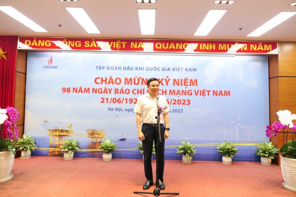 Tổng Giám đốc Petrovietnam Lê Mạnh Hùng phát biểu tại buổi gặp mặt Tổng Giám đốc Petrovietnam Lê Mạnh Hùng phát biểu tại buổi gặp mặt