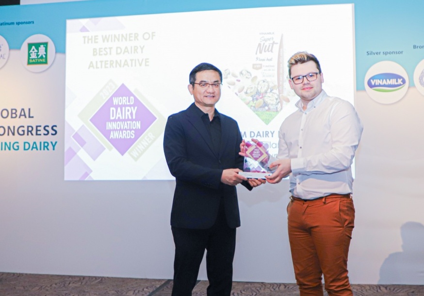 Vinamilk chia sẻ câu chuyện "truyền cảm hứng" về ngành sữa Việt Nam và nhận giải thưởng lớn tại Anh Quốc