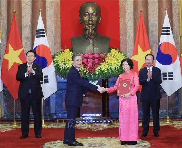Chủ tịch nước Võ Văn Thưởng hội đàm với Tổng thống Hàn Quốc Yoon Suk Yeol