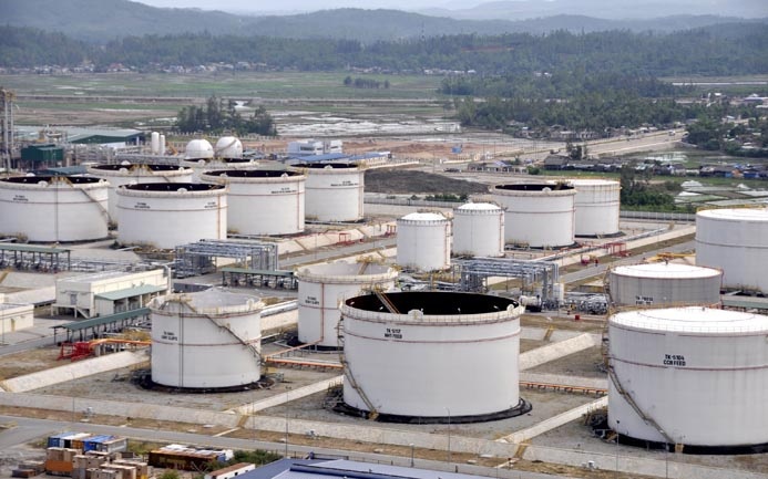 Nhập khẩu xăng dầu từ Singapore tăng vọt