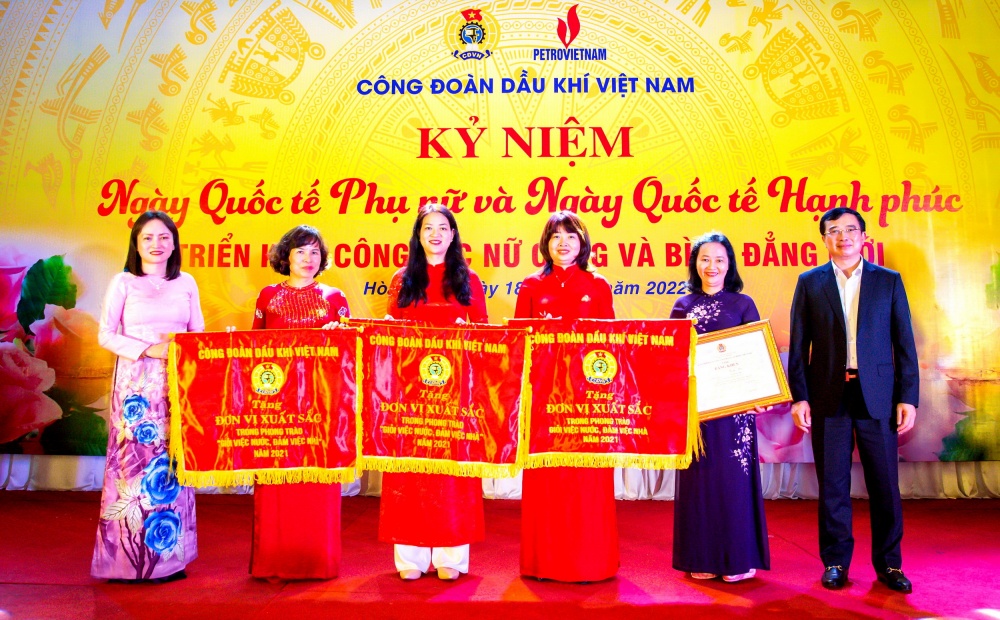 Ban nữ công Công đoàn PV GAS luôn nhận được các khen thưởng động viên từ Công đoàn PV GAS, Công đoàn Dầu khí Việt Nam