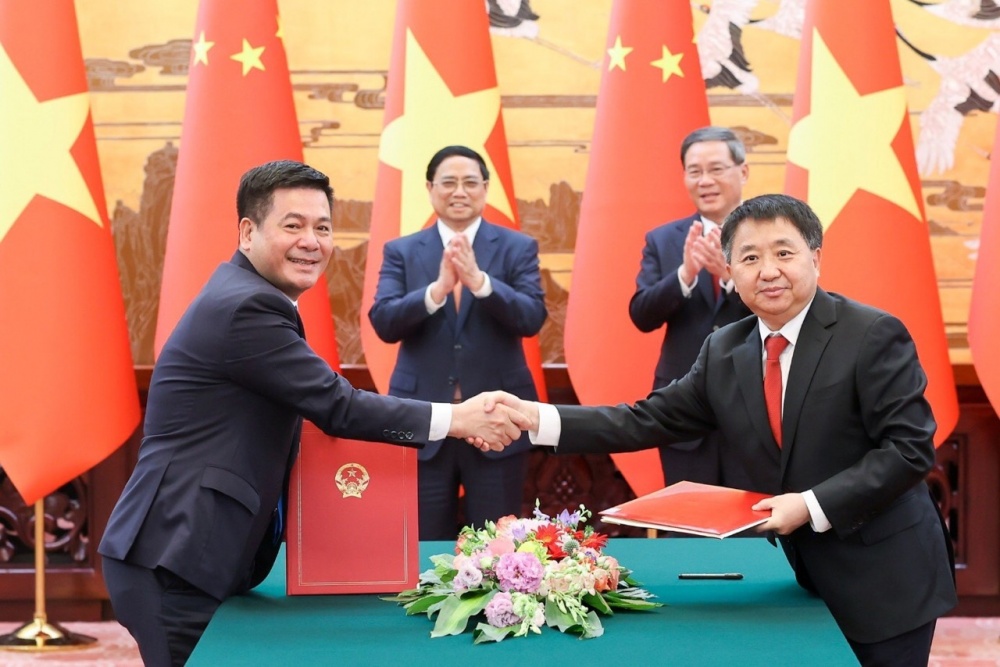 Hai Thủ tướng chứng kiến Lễ ký biên bản ghi nhớ giữa Bộ Công Thương Việt Nam và Tổng cục Quản lý giám sát thị trường nước Cộng hòa nhân dân Trung Hoa.