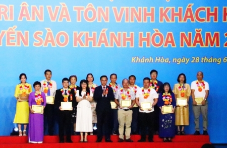 Hội nghị khách hàng Yến sào Khánh Hòa 2023