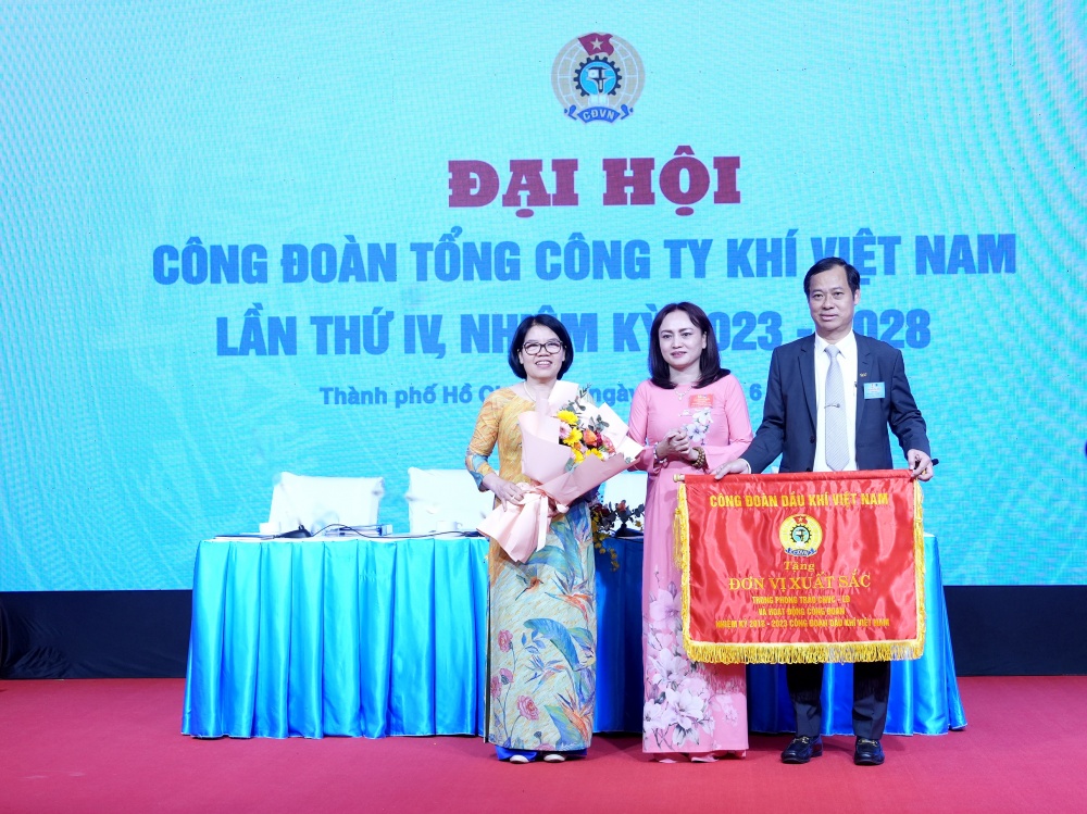Công đoàn Dầu khí Việt Nam tặng Cờ thi đua Công đoàn trực thuộc có thành tích xuất sắc trong phong trào thi đua lao động giỏi và xây dựng tổ chức Công đoàn vững mạnh, nhiệm kỳ 2018 – 2023