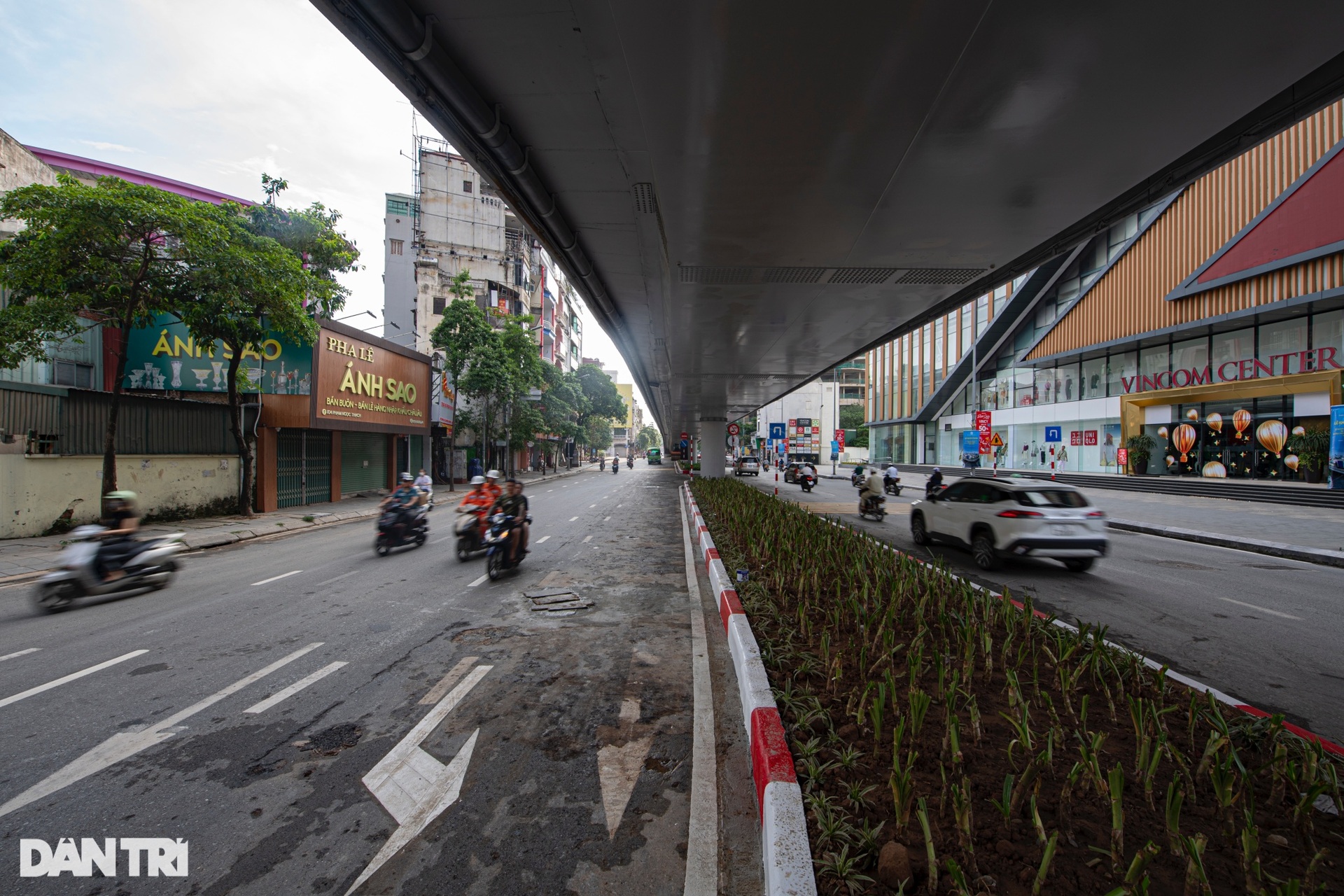 Thông xe cầu vượt chữ C đầu tiên ở Hà Nội, trị giá gần 150 tỷ đồng - 9