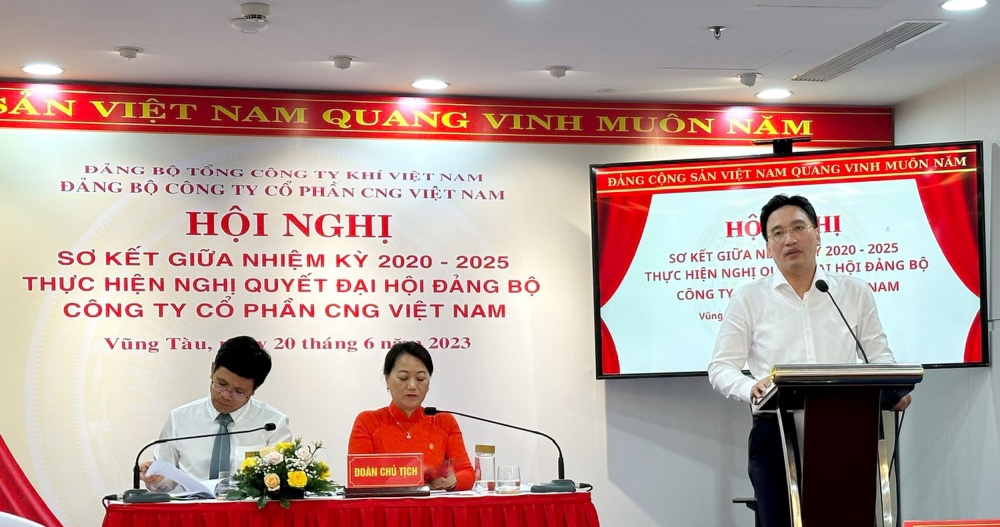 Đồng chí Nguyễn Thanh Bình, Bí thư Đảng ủy – Chủ tịch HĐQT PV GAS phát biểu chỉ đạo tại Hội nghị sơ kết nửa nhiệm kỳ của Đảng bộ cơ sở Công ty Cổ phần CNG Việt Nam