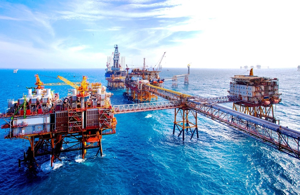 Thủ tục chấp thuận dự án phát triển mỏ dầu khí có chuỗi đồng bộ các hạng mục công trình trên đất liền và trên biển