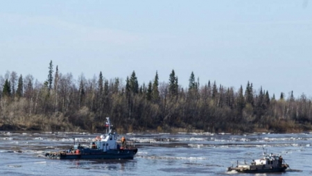 Vỡ đường ống dẫn dầu ở Nga, 1.000 m3 dầu rò rỉ ra sông