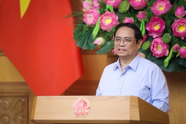 Thủ tướng bày tỏ xúc động được gặp mặt đoàn đại biểu người có công tiêu biểu tỉnh Nam Định.