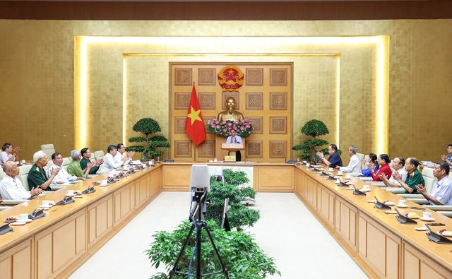 Thủ tướng Phạm Minh Chính gặp mặt Đoàn đại biểu người có công tiêu biểu tỉnh Nam Định.