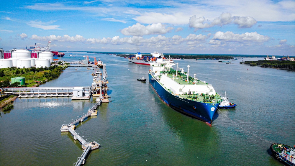 Tàu Maran Gas Achilles tiến vào Kho cảng LNG Thị Vải, đánh dấu sự kiện đầu tiên và quan trọng nhất trong lộ trình chuyển đổi năng lượng xanh của Tổng công ty Khí Việt Nam (PV GAS) Tàu Maran Gas Achilles tiến vào Kho cảng LNG Thị Vải, đánh dấu sự kiện đầu tiên và quan trọng nhất trong lộ trình chuyển đổi năng lượng xanh của Tổng công ty Khí Việt Nam (PV GAS)