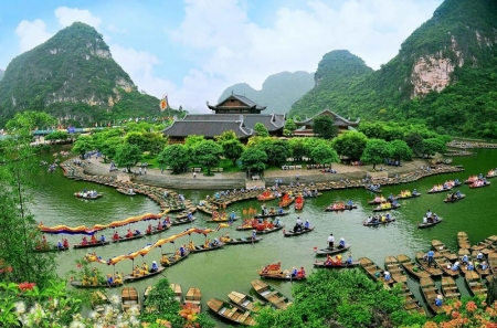 Đưa quần thể Danh thắng Tràng An trở thành khu du lịch hấp dẫn của Việt Nam và quốc tế