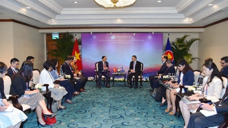 Bộ trưởng Ngoại giao Bùi Thanh Sơn gặp Tổng thư ký ASEAN Kao Kim Hourn