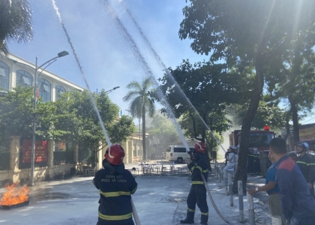 Hà Nội: Công an quận Bắc Từ Liêm tổ chức thực tập phương án chữa cháy và cứu nạn, cứu hộ