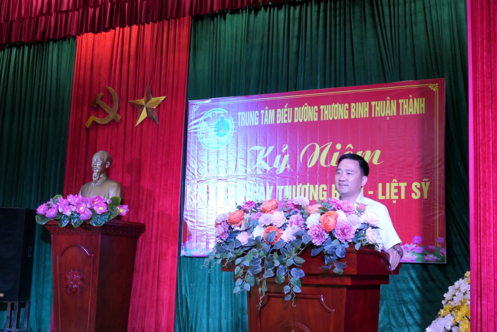Đoàn công tác Petrovietnam thăm và tặng quà các thương, bệnh binh tại Thuận Thành, Bắc Ninh
