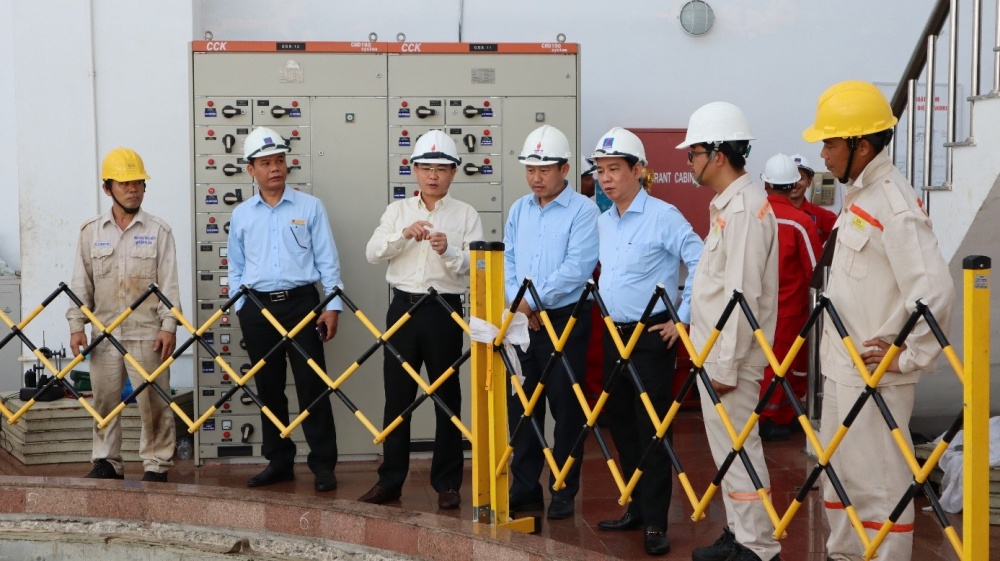 Tiếp sức CBCNV, NLĐ đang thực hiện công tác tiểu tu tổ máy H1 tại thủy điện Đakđrinh