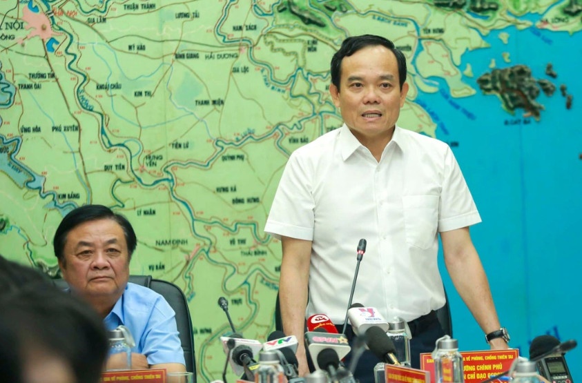 Phó Thủ tướng Trần Lưu Quang phát biểu chỉ đạo tại cuộc họp ứng phó bão số 1 sáng 17/7 (Ảnh: Ngọc Hà).