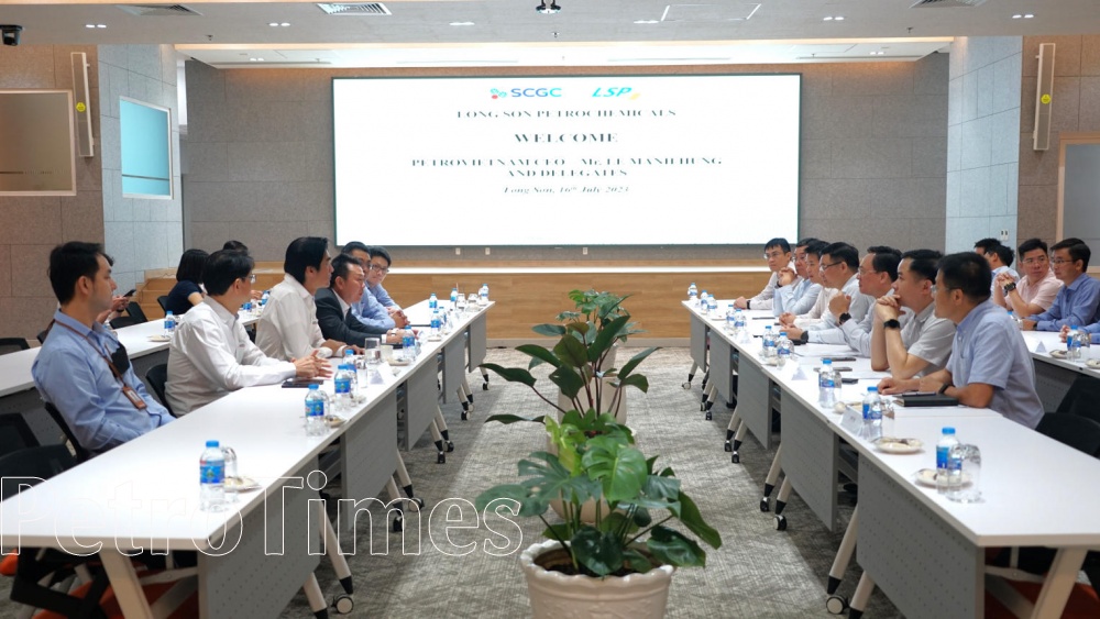 Lãnh đạo Petrovietnam thăm Tổ hợp Lọc hóa dầu Long Sơn và khảo sát khu vực dự kiến đầu tư dự án Petrovietnam thăm Tổ hợp Lọc hóa dầu Long Sơn và khảo sát khu vực dự kiến đầu tư dự án tại Long Sơn