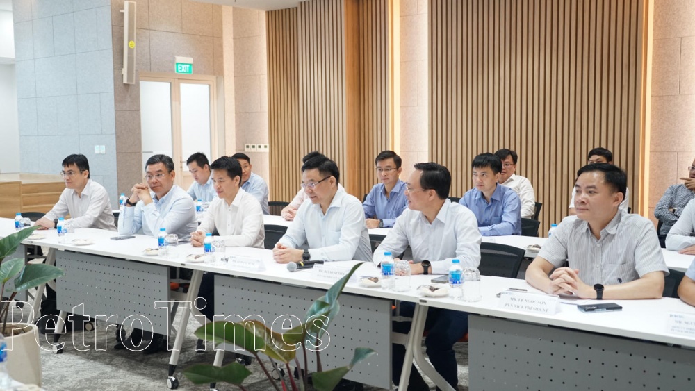 Lãnh đạo Petrovietnam thăm Tổ hợp Lọc hóa dầu Long Sơn và khảo sát khu vực dự kiến đầu tư dự án Petrovietnam thăm Tổ hợp Lọc hóa dầu Long Sơn và khảo sát khu vực dự kiến đầu tư dự án tại Long Sơn