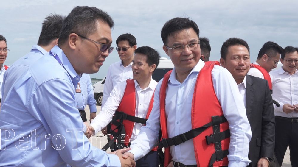 Lãnh đạo Petrovietnam thăm Tổ hợp Lọc hóa dầu Long Sơn và khảo sát khu vực dự kiến đầu tư dự án Petrovietnam thăm Tổ hợp Lọc hóa dầu Long Sơn và khảo sát khu vực dự kiến đầu tư dự án tại Long Sơn