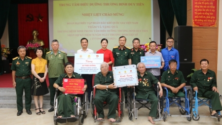 Đoàn công tác Petrovietnam tri ân người có công tại tỉnh Thái Bình và Hà Nam
