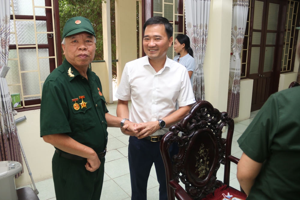 Đoàn công tác Petrovietnam tri ân người có công tại tỉnh Thái Bình và Hà Nam