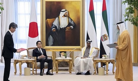 Thấy gì từ chuyến thăm vùng Vịnh của Thủ tướng Nhật?