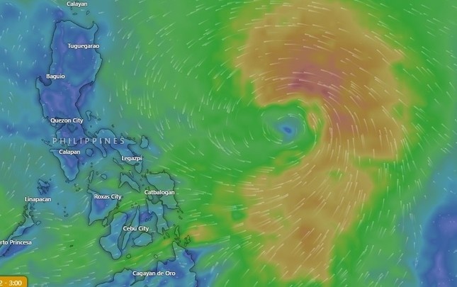 Cơn bão ngoài khơi Philippines tăng cấp nhanh, có thể mạnh lên thành siêu bão