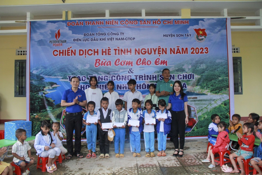 Tuổi trẻ PV Power và PV Power DHC tổ chức “Chiến dịch Hè tình nguyện năm 2023” tại huyện miền núi Sơn Tây, Quảng Ngãi