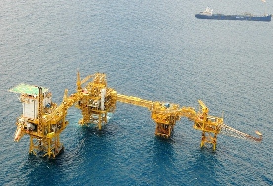 Giá xăng dầu hôm nay (4/10): Dầu thô quay đầu tăng giá