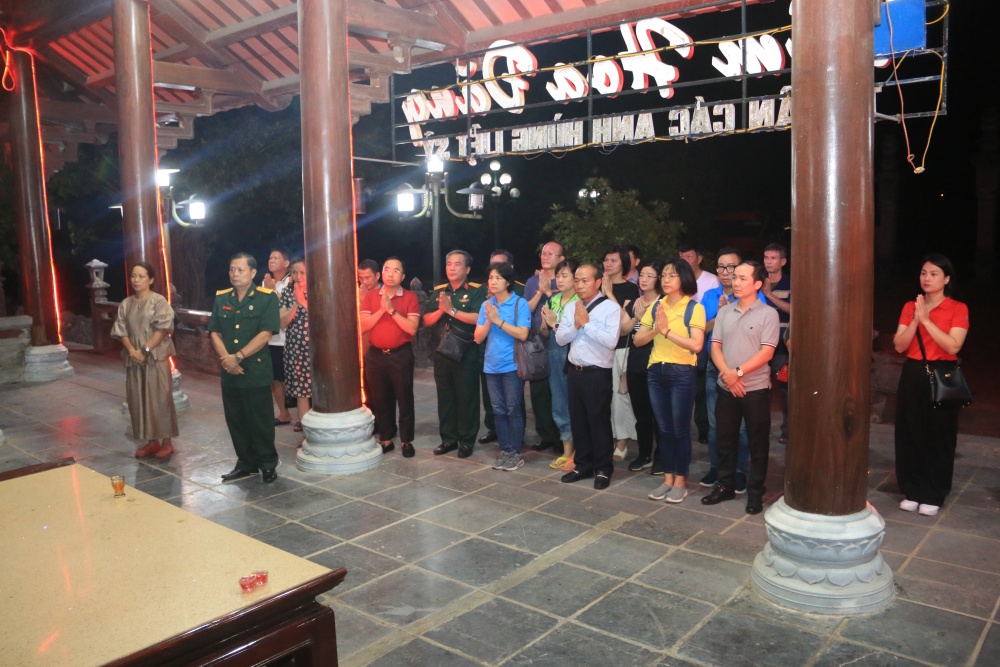 Hội CCB Cơ quan Tập đoàn tổ chức về nguồn tại miền Trung anh hùng Hội CCB Cơ quan Tập đoàn tổ chức về nguồn tại miền Trung anh hùng