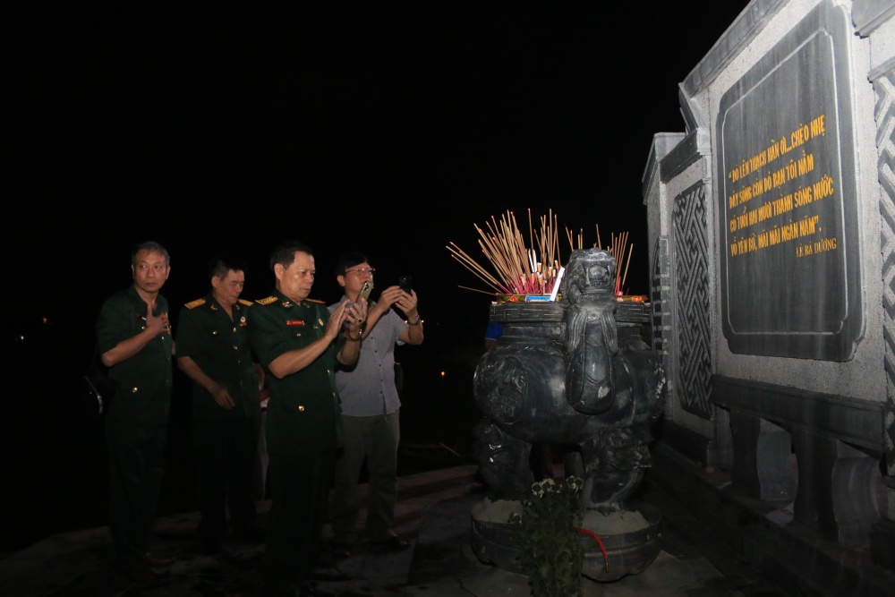 Hội CCB Cơ quan Tập đoàn tổ chức về nguồn tại miền Trung anh hùng Hội CCB Cơ quan Tập đoàn tổ chức về nguồn tại miền Trung anh hùng