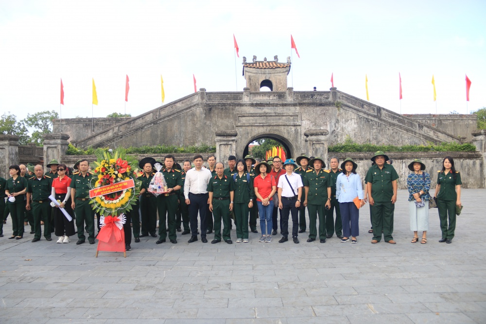 Hội CCB Cơ quan Tập đoàn tổ chức về nguồn tại miền Trung anh hùng