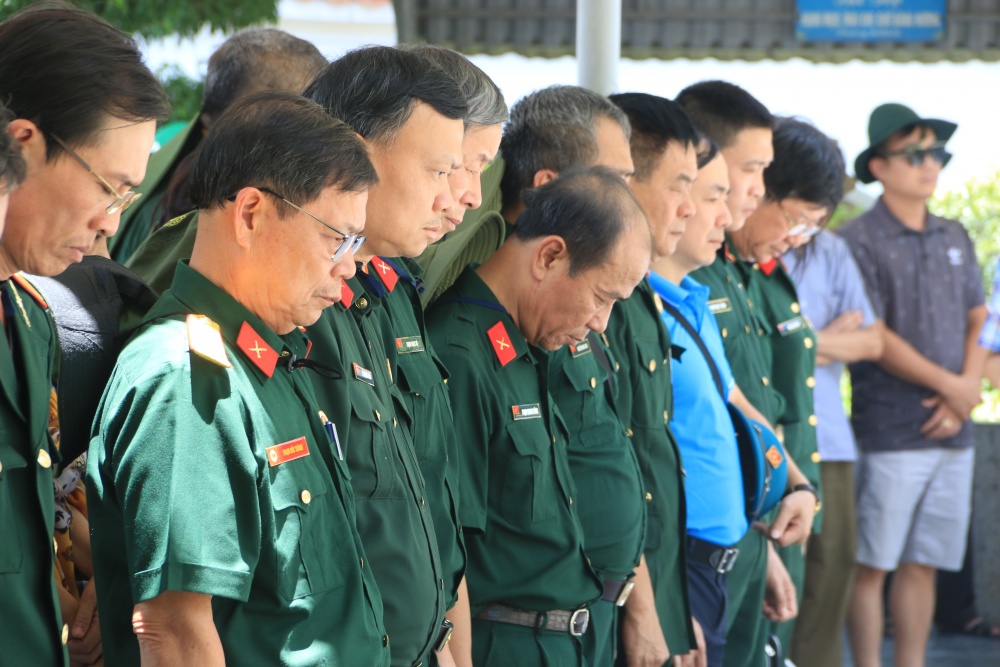 Hội CCB Cơ quan Tập đoàn tổ chức về nguồn tại miền Trung anh hùng Hội CCB Cơ quan Tập đoàn tổ chức về nguồn tại miền Trung anh hùng