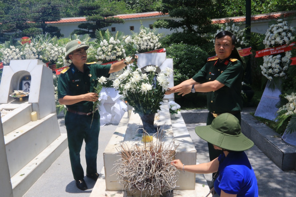 Hội CCB Cơ quan Tập đoàn tổ chức về nguồn tại miền Trung anh hùng Hội CCB Cơ quan Tập đoàn tổ chức về nguồn tại miền Trung anh hùng