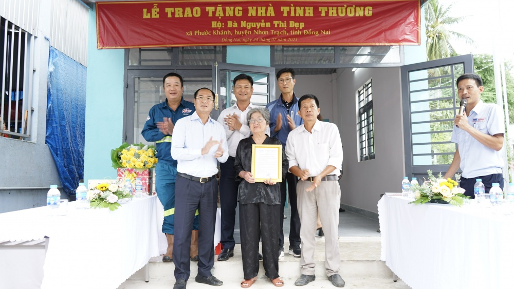 PV Power/Ban Quản lý Dự án Điện trao tặng 2 nhà tình thương tại Nhơn Trạch, Đồng Nai
