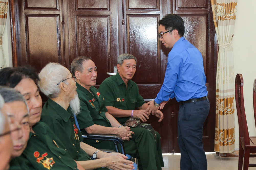 Công đoàn Dầu khí Việt Nam và Đoàn Thanh niên Tập đoàn thăm hỏi, tri ân các thương, bệnh binh tại Ninh Bình và Hà Nam
