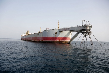Giải cứu tàu chở dầu mục nát ở Biển Đỏ như thế nào?