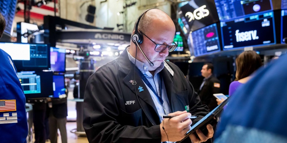 Thị trường chứng khoán thế giới ngày 2/8: Dow Jones giảm hơn 100 điểm sau khi Fitch hạ tín nhiệm Mỹ