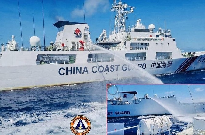 Philippines cáo buộc hải cảnh Trung Quốc chặn đầu, xịt vòi rồng tàu tiếp tế