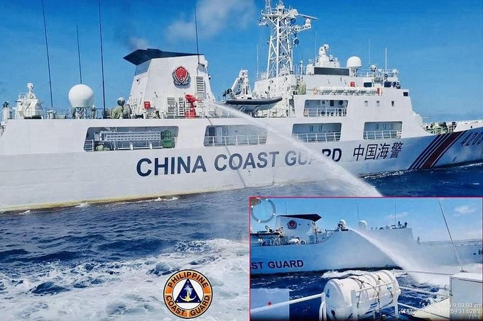 Philippines cáo buộc hải cảnh Trung Quốc chặn đầu, xịt vòi rồng tàu tiếp tế - 1