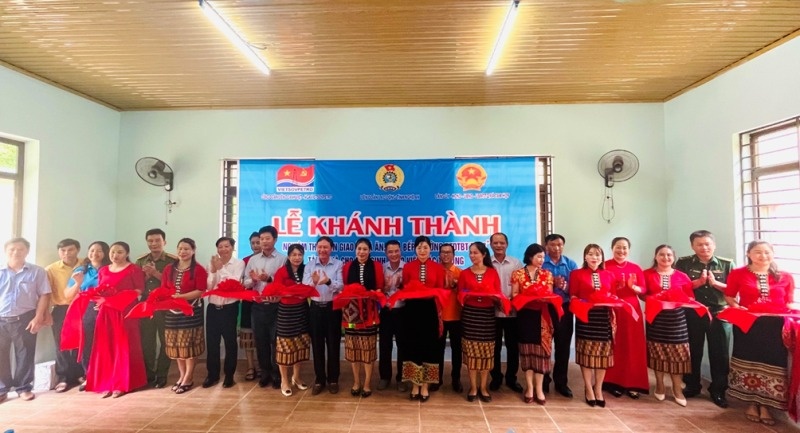 Công đoàn Vietsovpetro trao tặng nhà ăn và bếp nấu ăn trường học tại Nghệ An