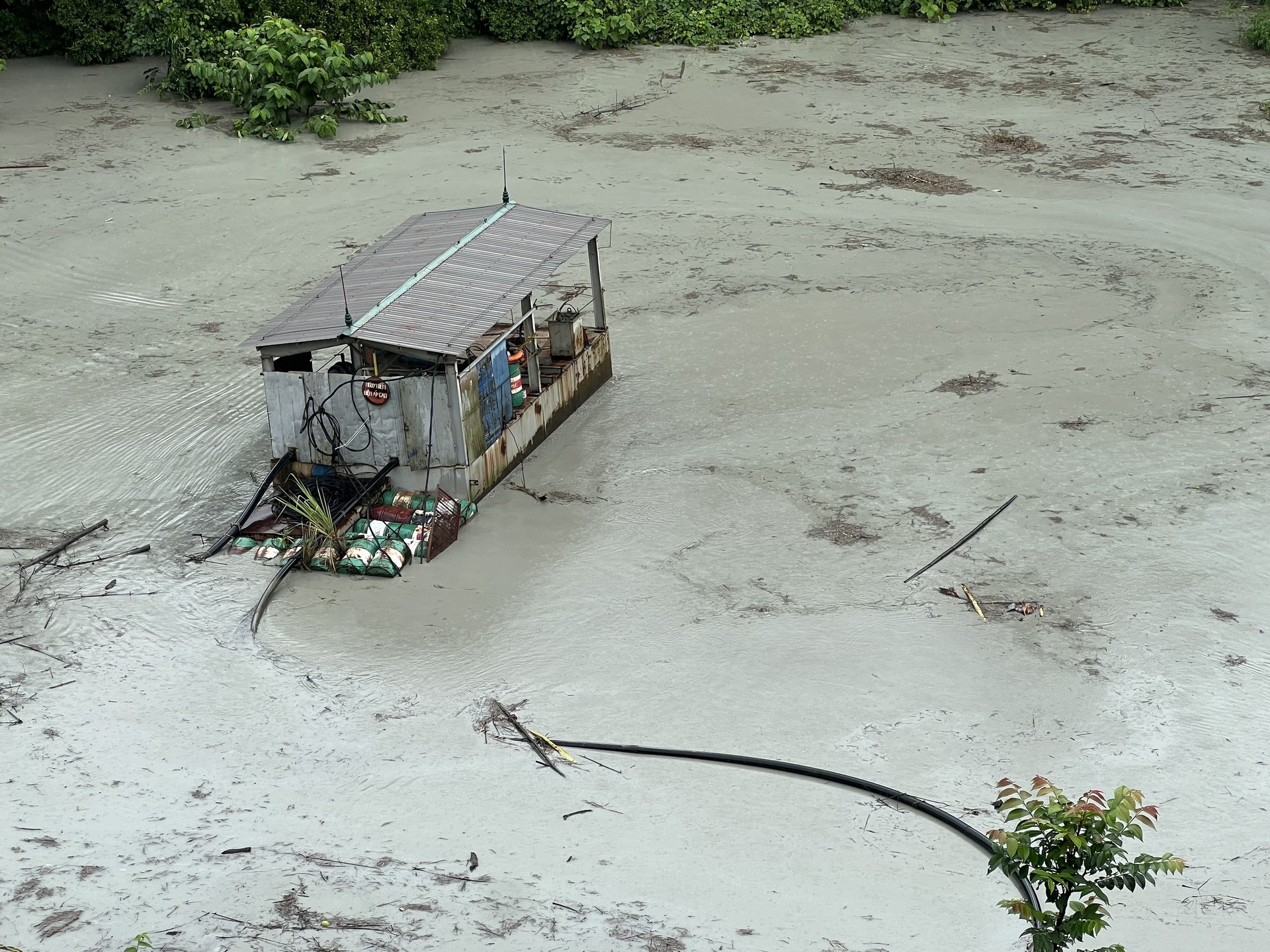 Toàn cảnh sự cố hồ nước thải ở Lào Cai tràn vỡ, ngập lụt hàng chục hộ dân - 6