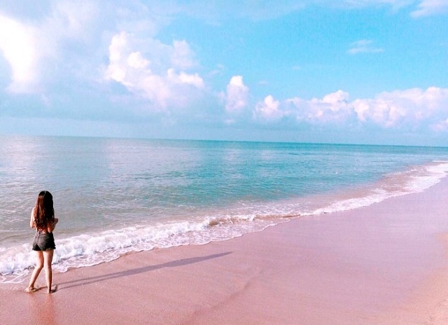 Bãi biển Sơn Mỹ níu chân du khách bởi nét nguyên sơ và sạch đẹp