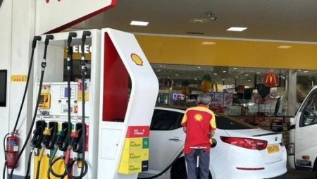 Giá xăng tại Singapore tăng vọt lên mức cao nhất trong 11 tháng