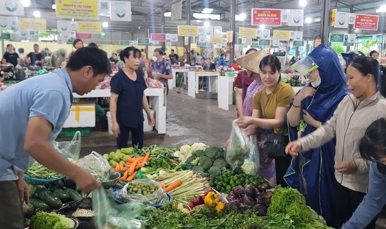 Hà Nội: Khó đầu tư xây dựng chợ do thiếu cơ sở pháp lý