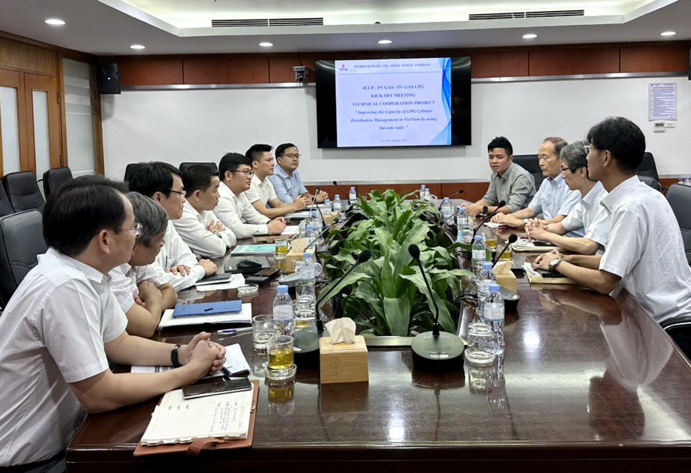 Cuộc họp khởi động Dự án hợp tác “Nâng cao năng lực quản lý phân phối vỏ bình LPG bằng mã vạch tại Việt Nam” được tổ chức tại trụ sở PV GAS LPG ở Hà Nội