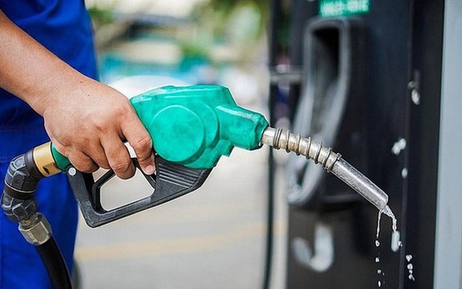 Giá xăng dầu đồng loạt giảm mạnh tới hơn 1.000 đồng/lít